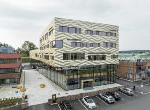 Vestby bibliotek og kulturhus udefra hele bygningen